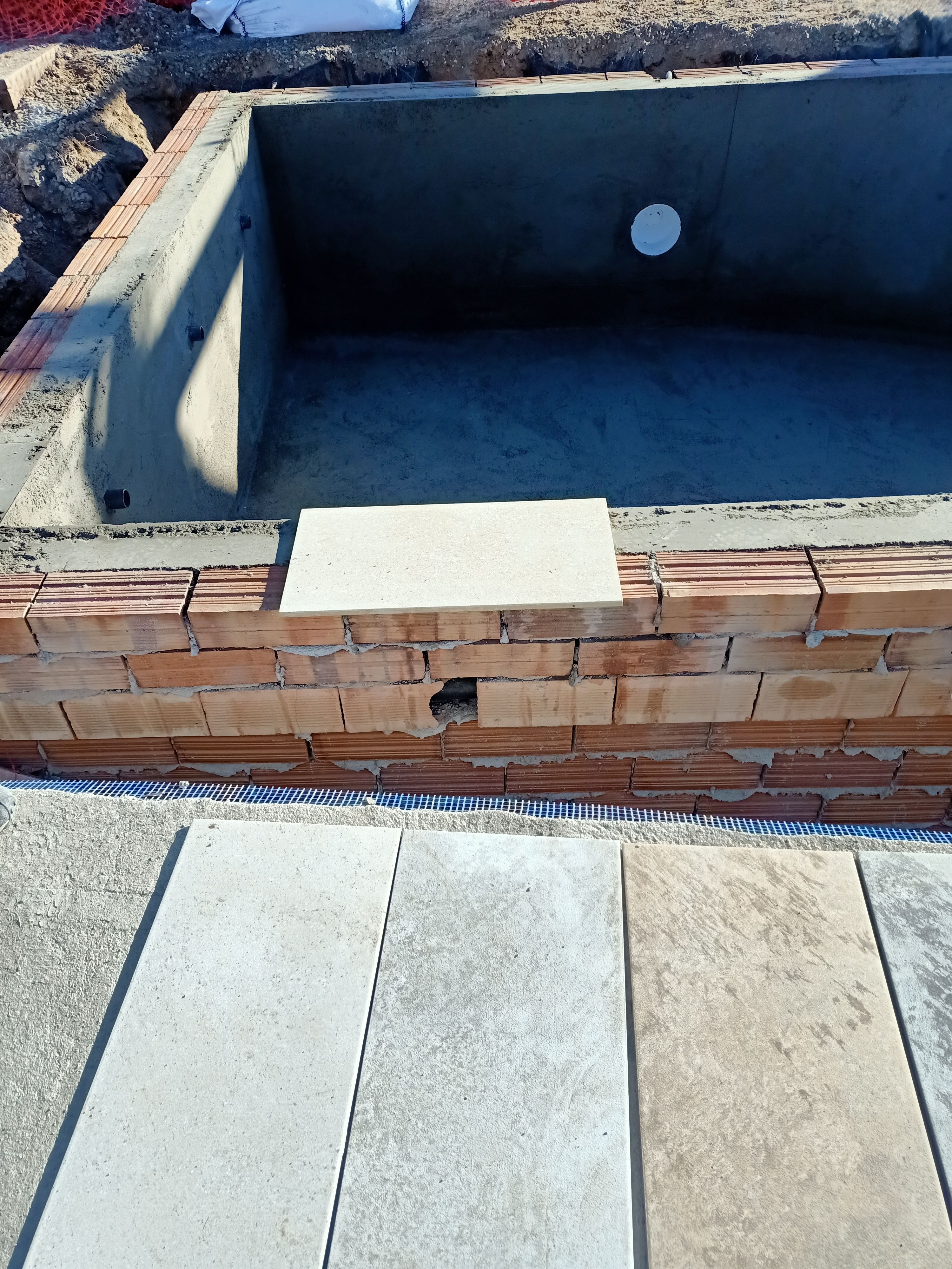 Reforma interior y exterior de una casa con vistas a Montserrat - Galería 13