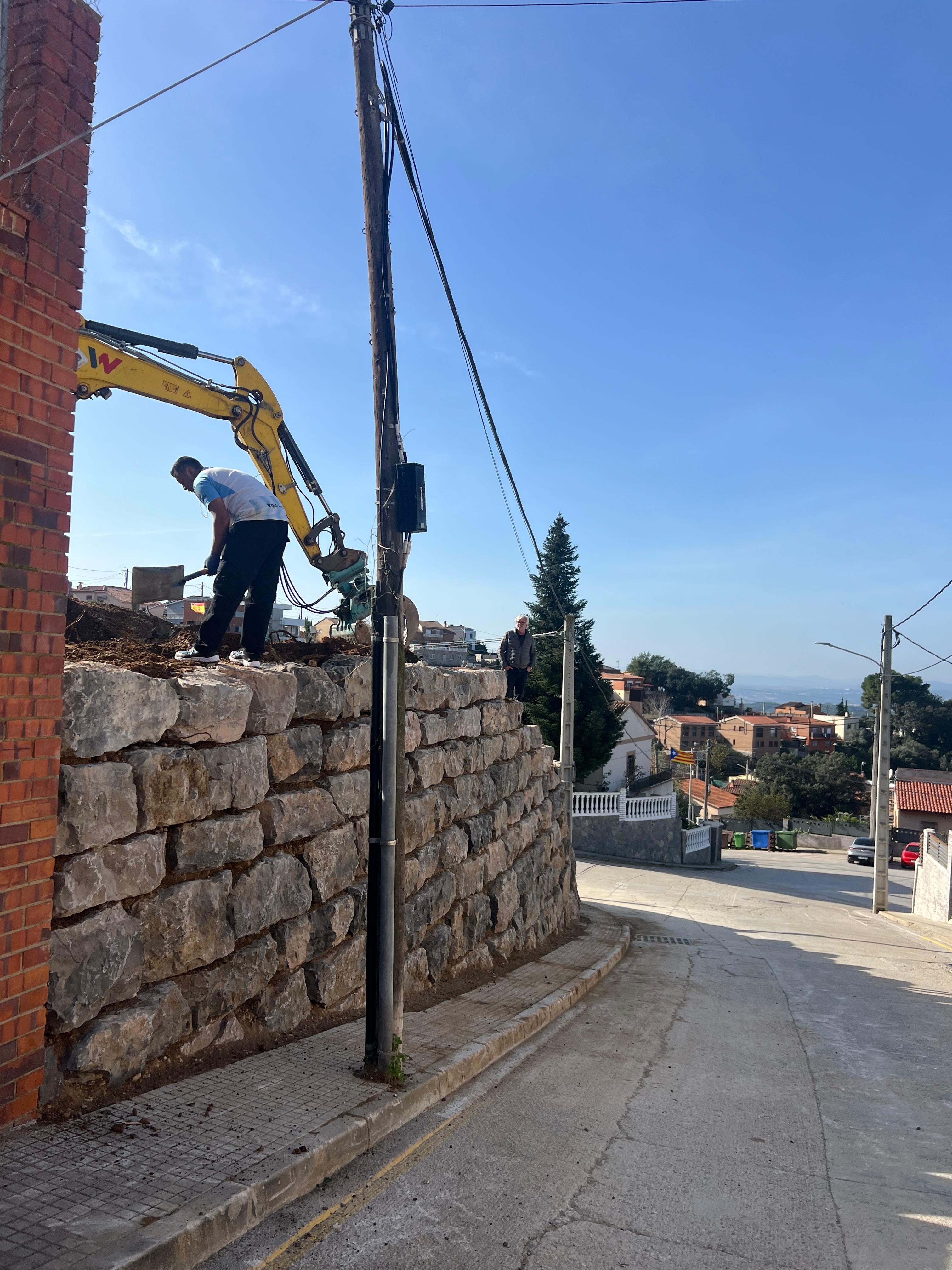 Reforma interior y exterior de una casa con vistas a Montserrat - Galería 25