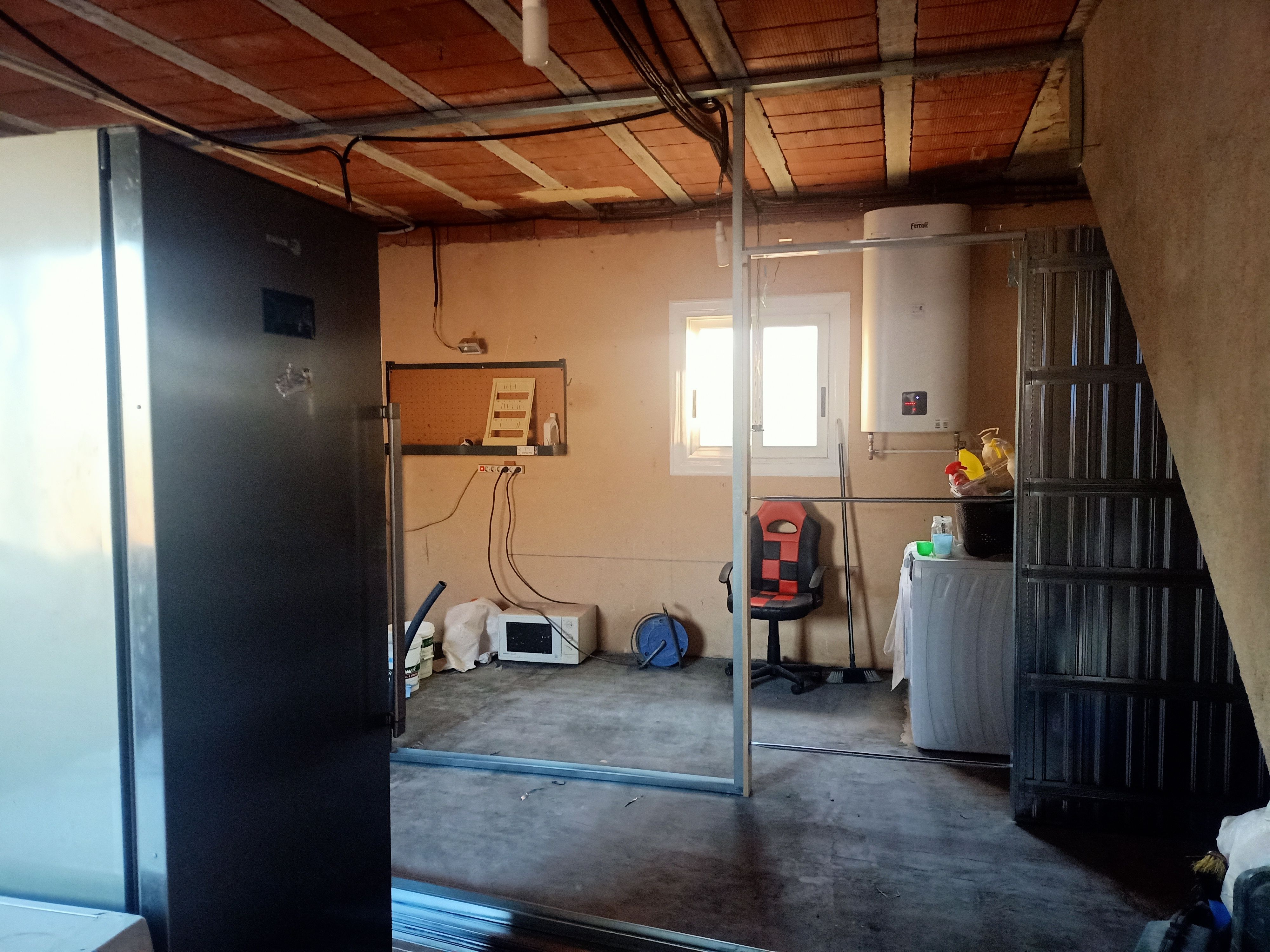 Reforma interior y exterior de una casa con vistas a Montserrat - Galería 16