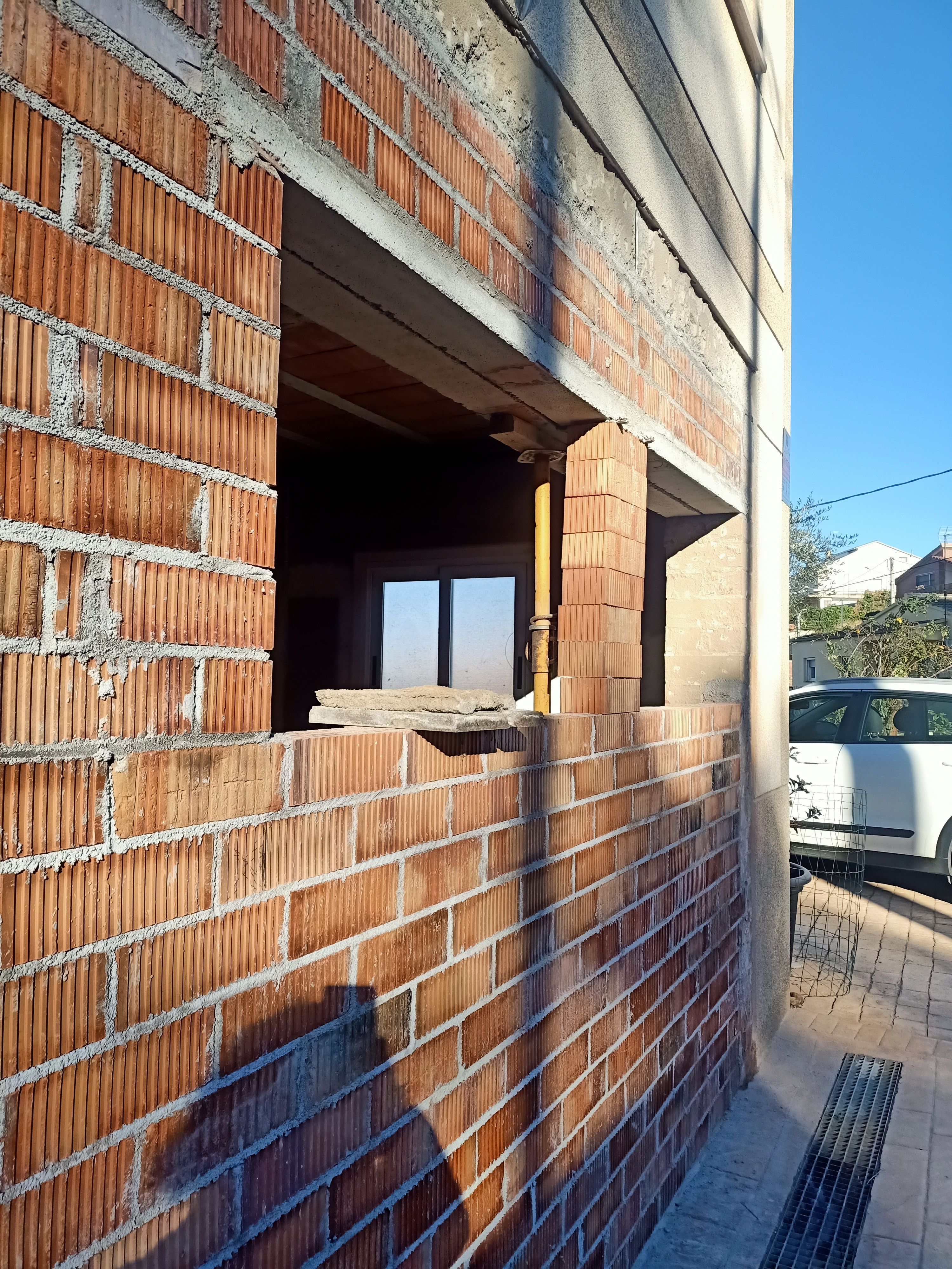 Reforma interior y exterior de una casa con vistas a Montserrat - Galería 5